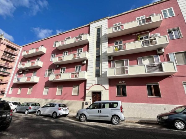 ufficio in affitto a Cagliari in zona Villanova