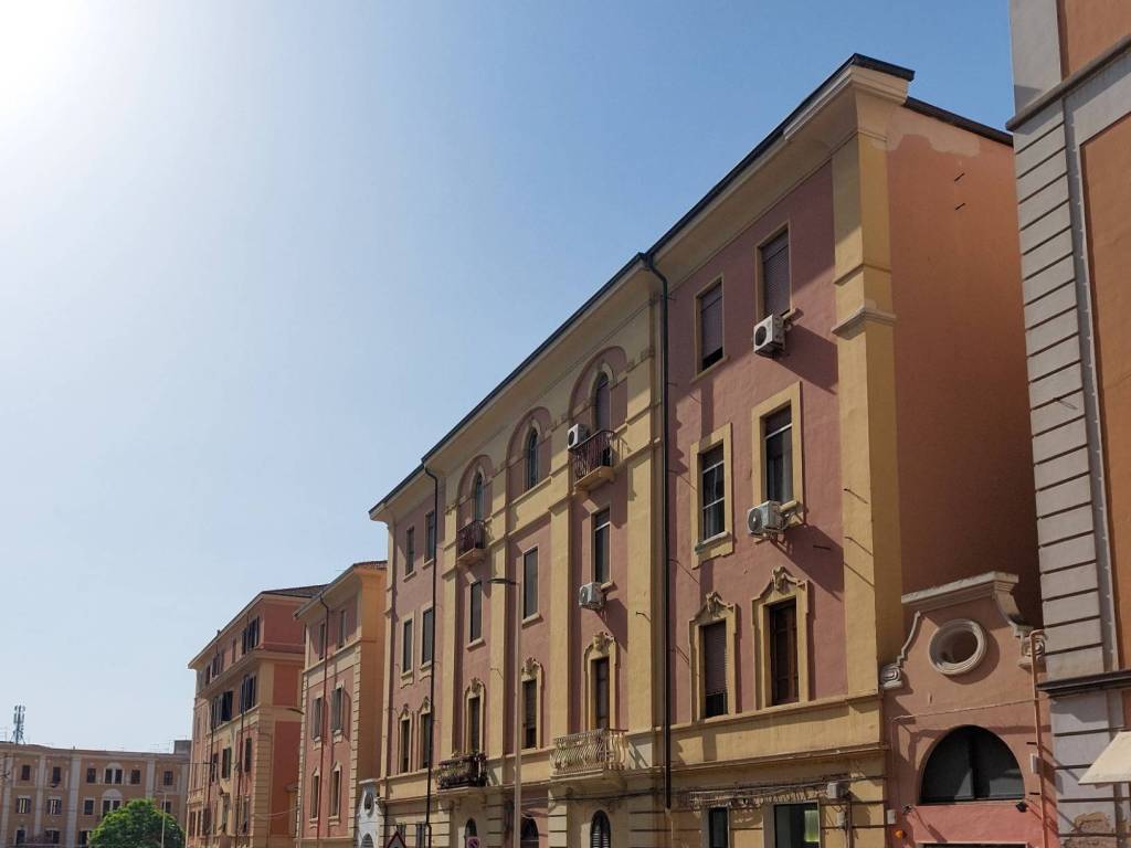 negozio in affitto a Cagliari in zona San Benedetto