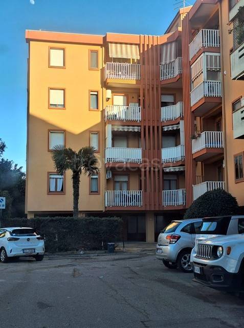 appartamento in affitto a Cagliari in zona Genneruxi