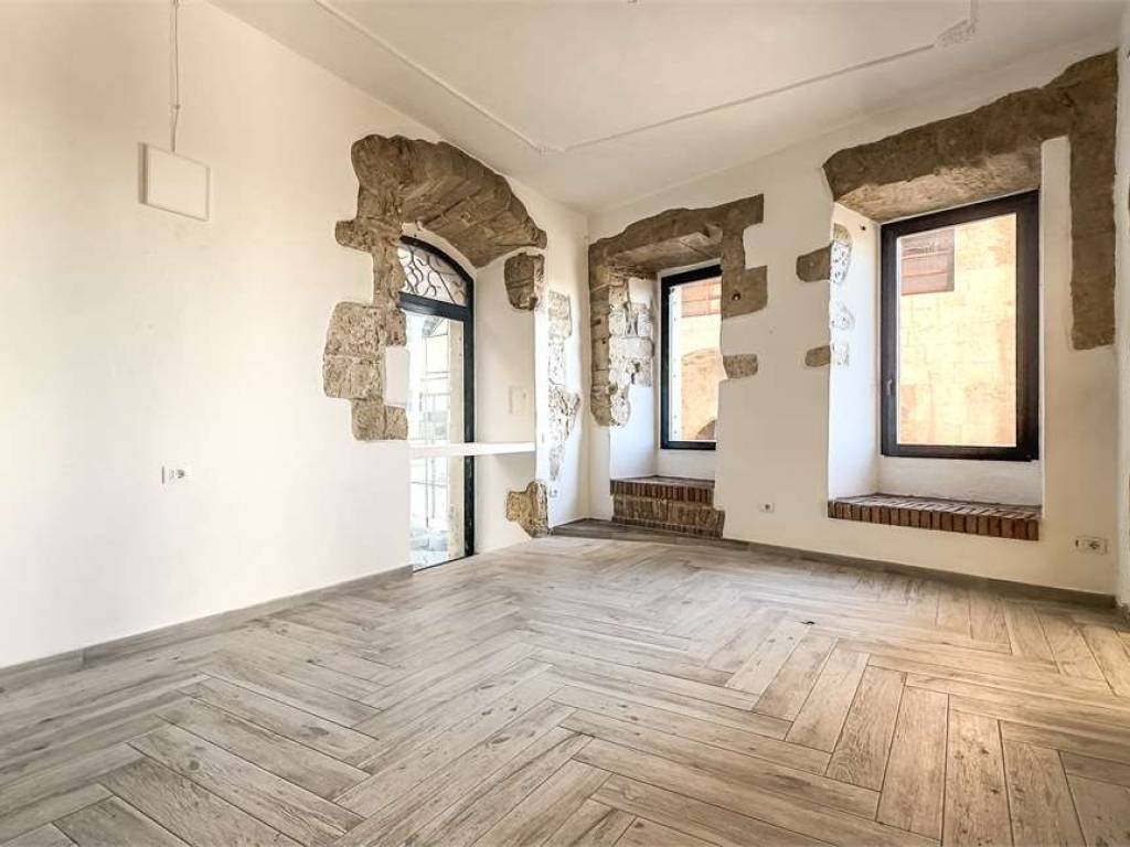 negozio in affitto a Cagliari in zona Castello