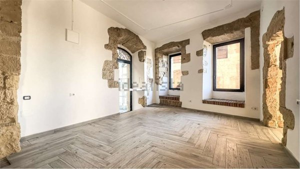 locale commerciale in affitto a Cagliari in zona Castello