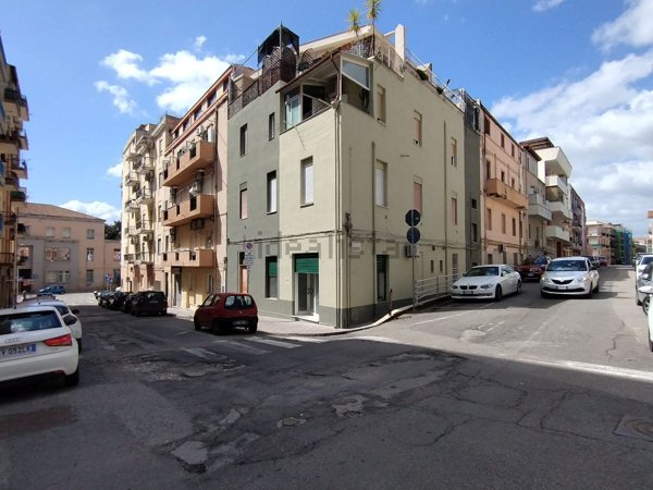 locale commerciale in affitto a Cagliari in zona Is Mirrionis/San Michele