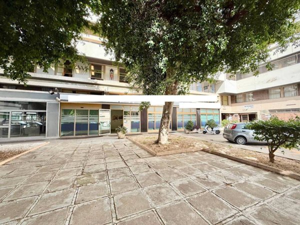 negozio in affitto a Cagliari in zona San Benedetto
