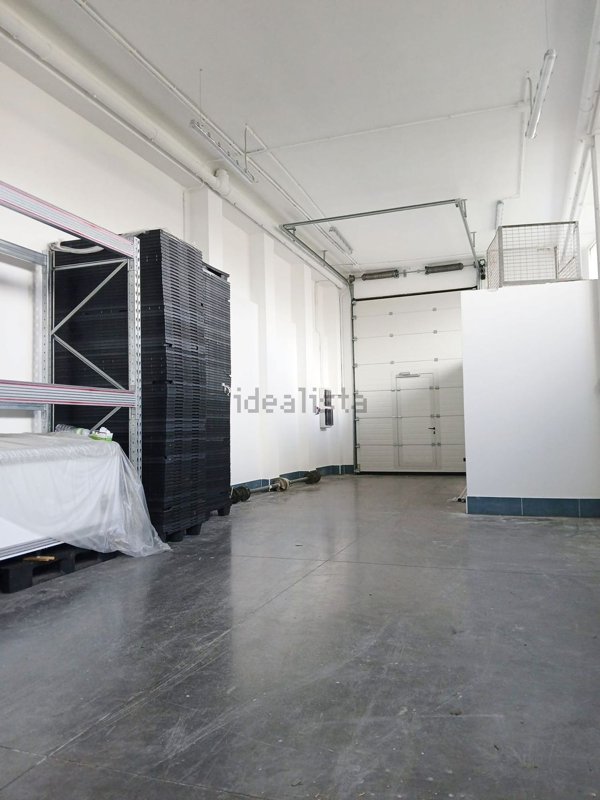 locale commerciale in affitto a Cagliari