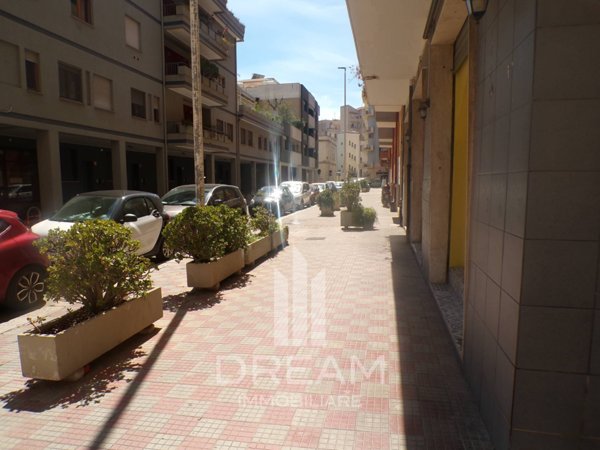 locale commerciale in affitto a Cagliari in zona San Benedetto