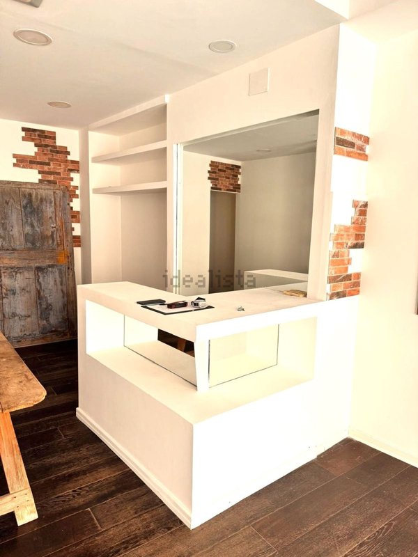 locale commerciale in affitto a Cagliari