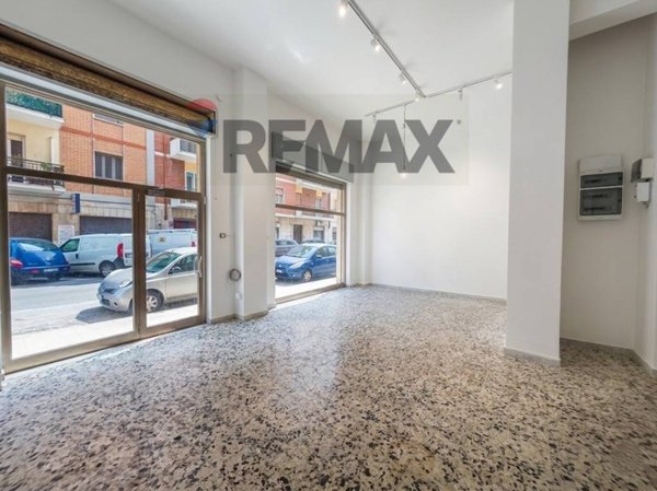 negozio in affitto a Cagliari in zona Genneruxi