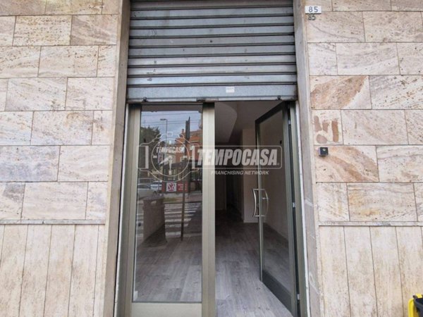 negozio in affitto a Cagliari in zona Bonaria