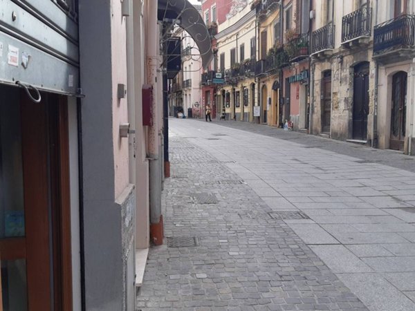 negozio in affitto a Cagliari in zona Stampace/Punici