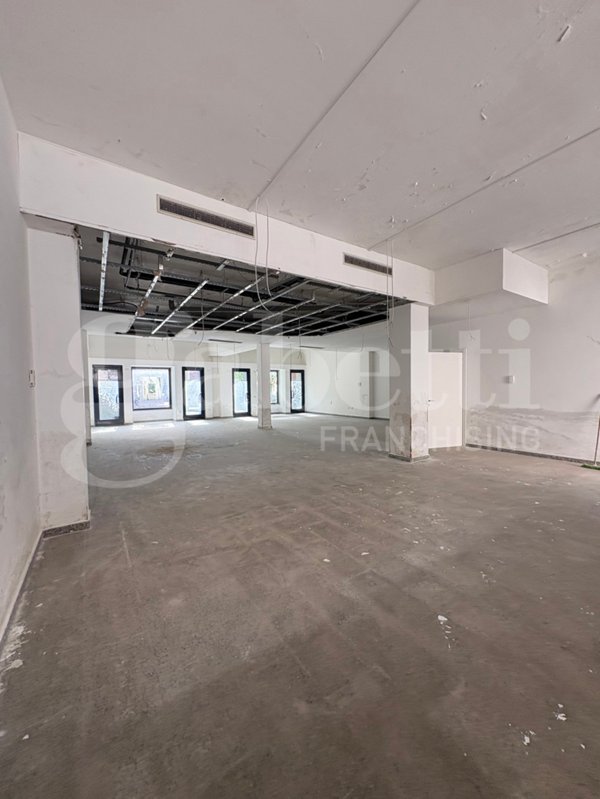 locale commerciale in affitto a Cagliari