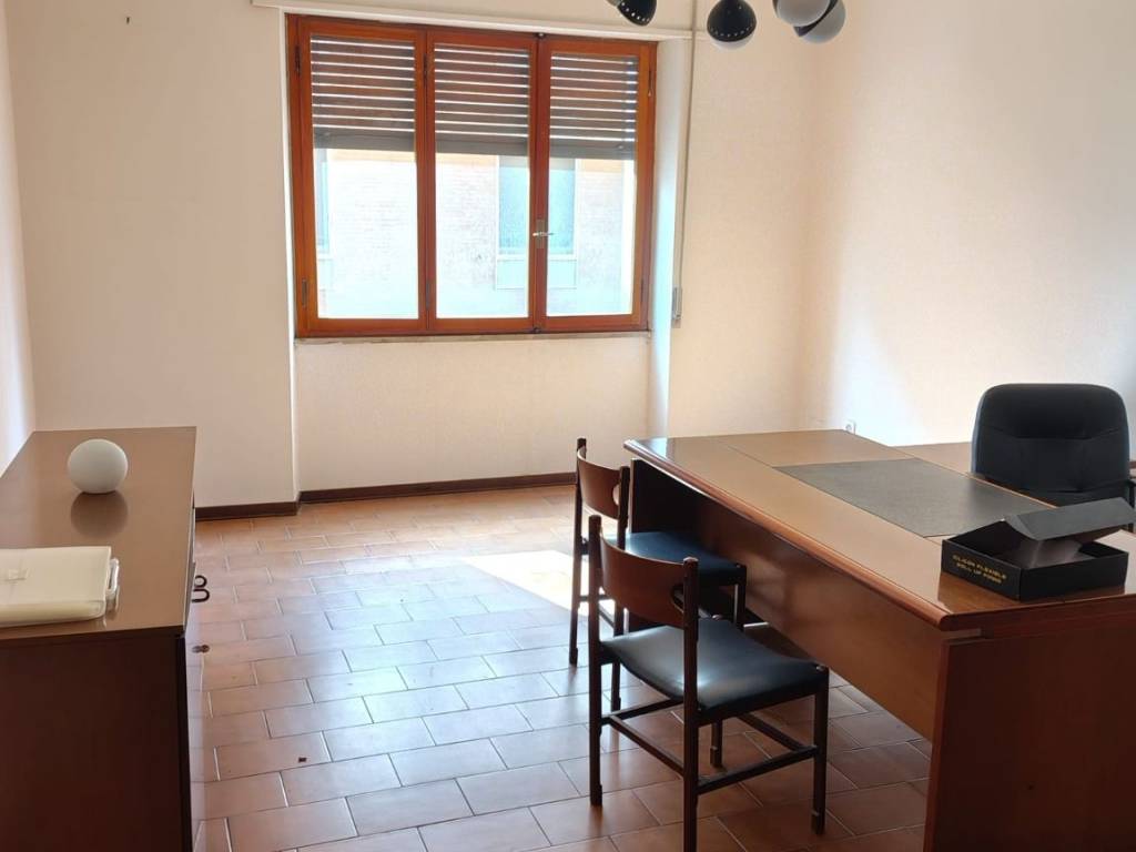 ufficio in affitto a Cagliari in zona Villanova
