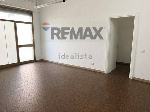 locale commerciale in affitto a Cagliari in zona Pirri