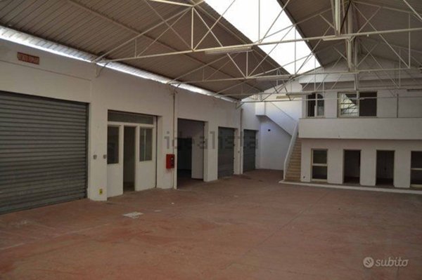 locale commerciale in affitto a Cagliari