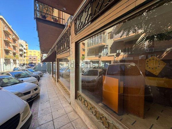 negozio in affitto a Cagliari in zona Villanova