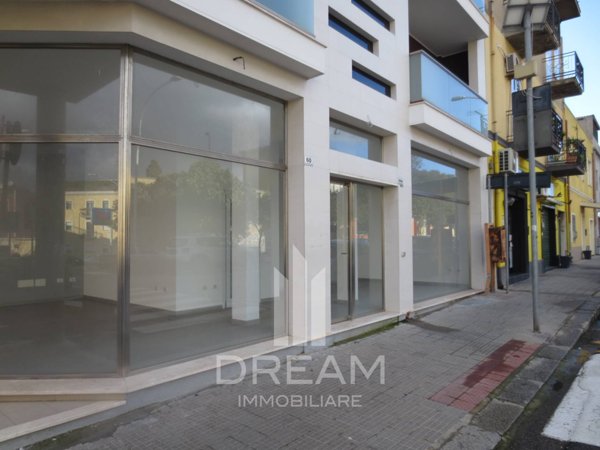 locale commerciale in affitto a Cagliari in zona Pirri