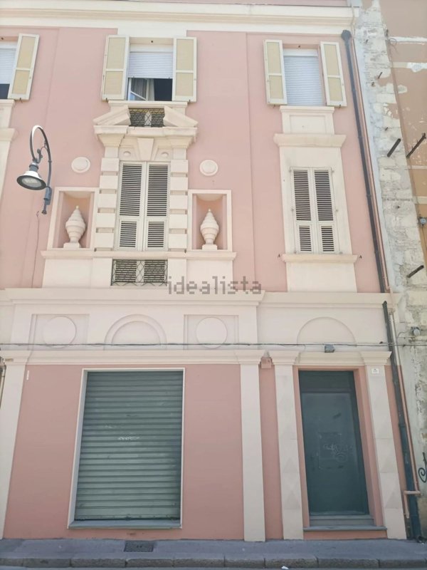 locale commerciale in affitto a Cagliari in zona Castello