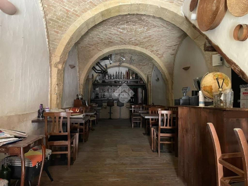 negozio in affitto a Cagliari in zona Stampace/Punici