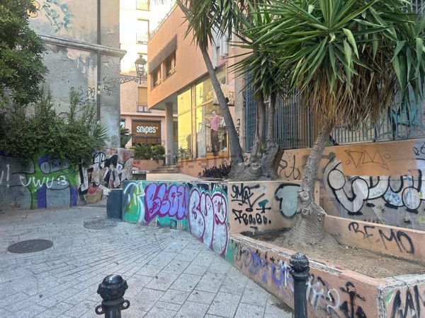 box auto in affitto a Cagliari in zona Villanova