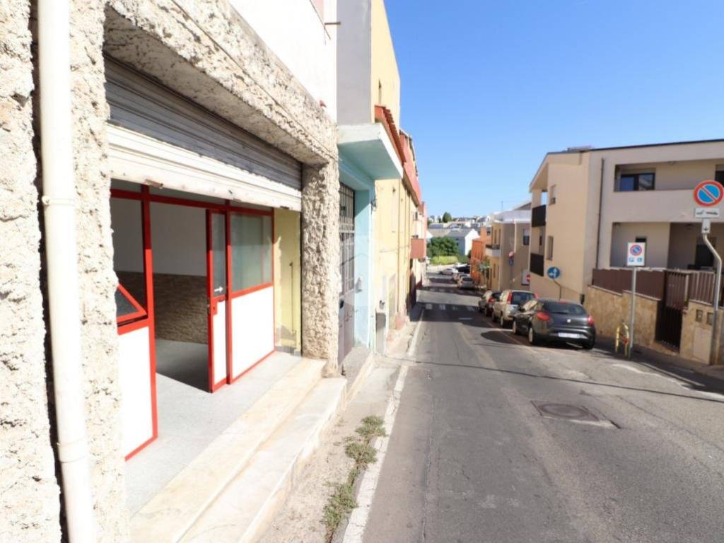 locale di sgombero in affitto a Cagliari in zona CEP