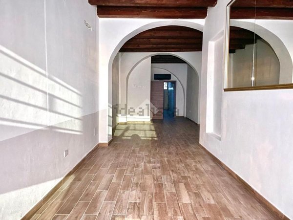 locale commerciale in affitto a Cagliari in zona Stampace/Punici