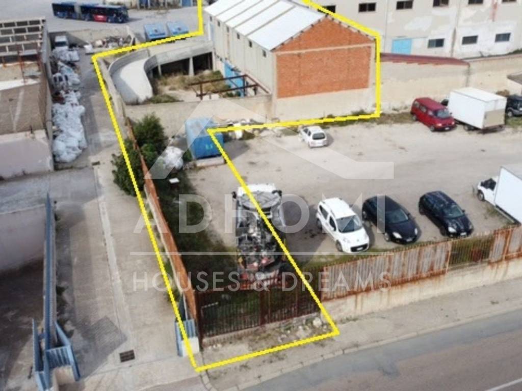 locale commerciale in affitto a Cagliari in zona Sant'Avendrace