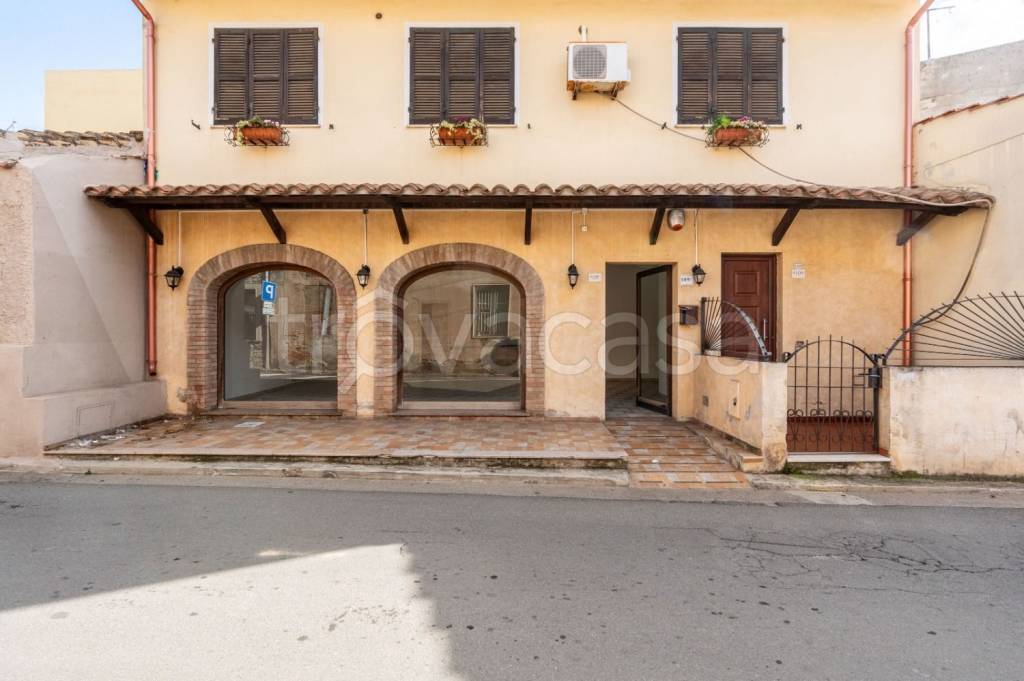 negozio in affitto a Capoterra