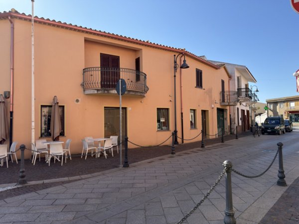 negozio in affitto a Pula