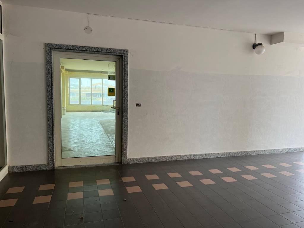 negozio in affitto a Quartu Sant'Elena
