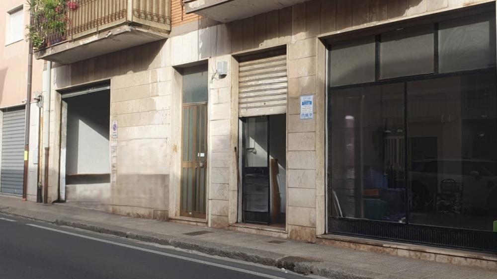 locale commerciale in affitto a Quartu Sant'Elena
