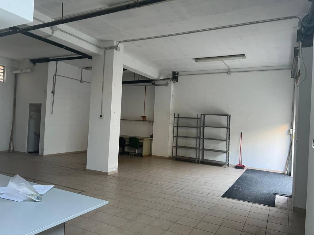 locale commerciale in affitto a Quartu Sant'Elena in zona Pitz'e Serra