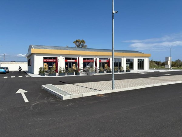 locale commerciale in affitto a Quartu Sant'Elena