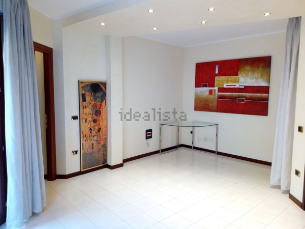 ufficio in affitto a Quartu Sant'Elena in zona Centro Storico