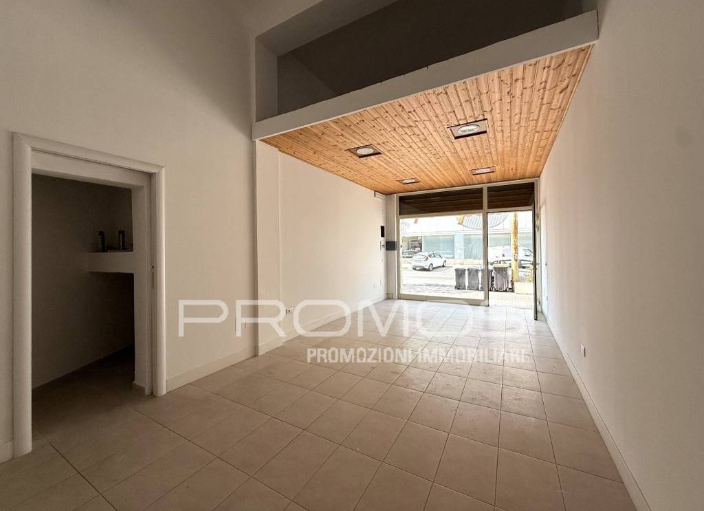 negozio in affitto a Quartu Sant'Elena