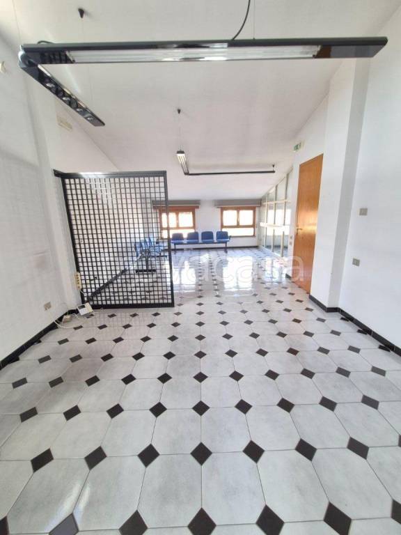 ufficio in affitto a Quartu Sant'Elena in zona Centro Storico