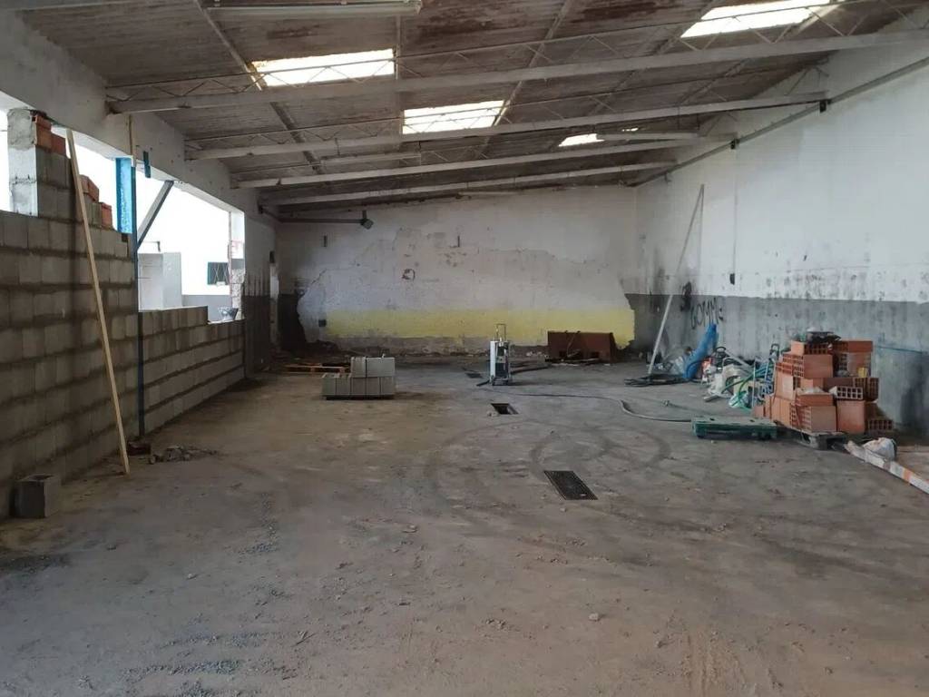 locale commerciale in affitto a Quartu Sant'Elena