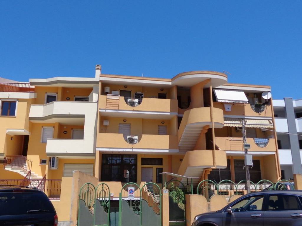 locale commerciale in affitto a Quartu Sant'Elena