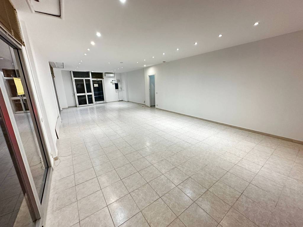 negozio in affitto a Quartu Sant'Elena