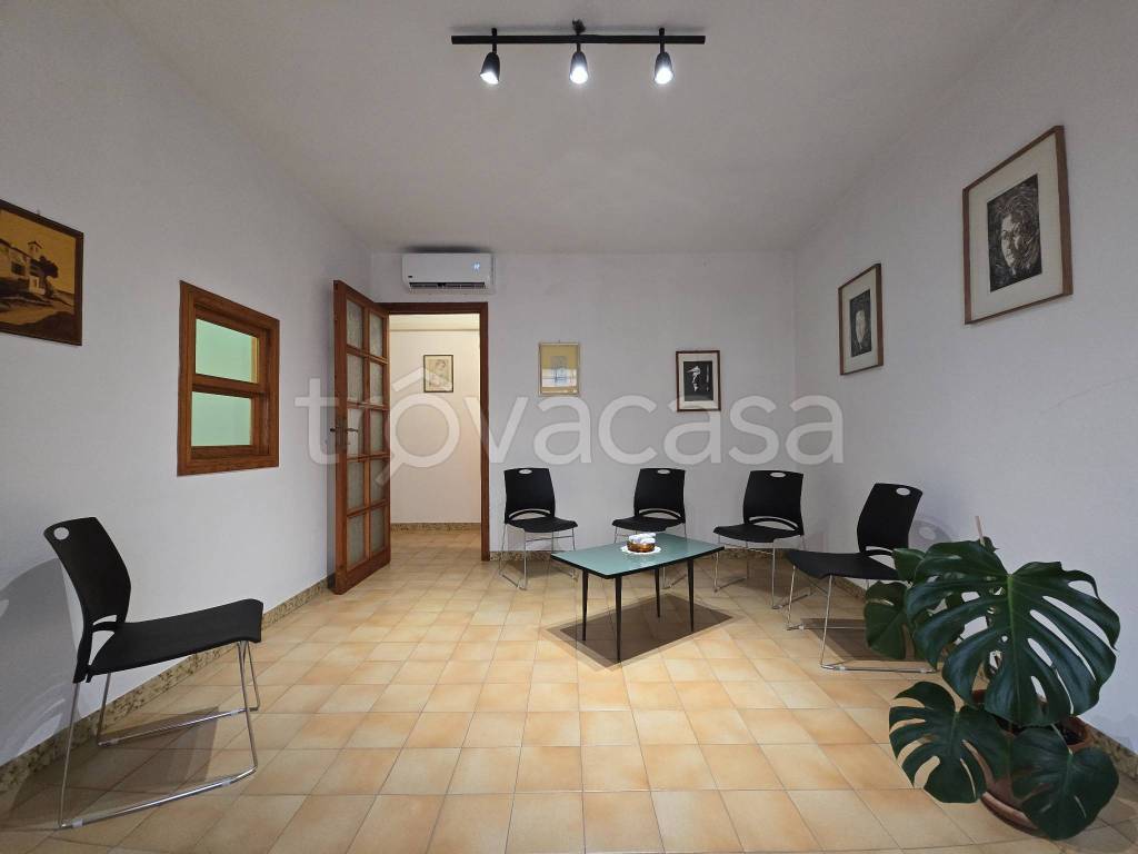 ufficio in affitto a Quartu Sant'Elena in zona Pitz'e Serra