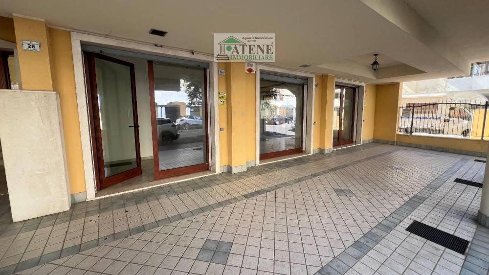 locale commerciale in affitto a Quartu Sant'Elena in zona Quartello