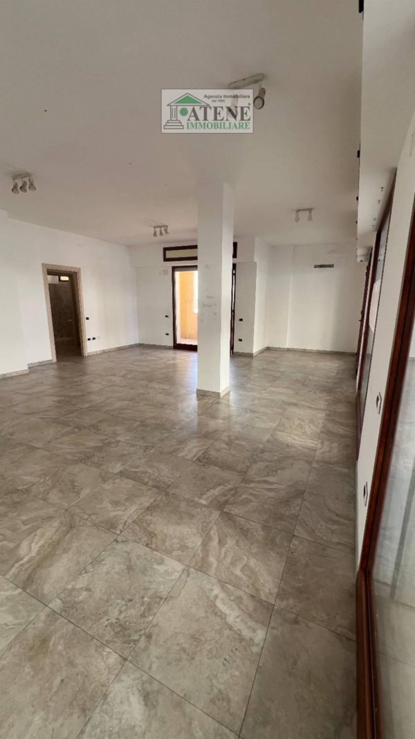 locale commerciale in affitto a Quartu Sant'Elena in zona Quartello