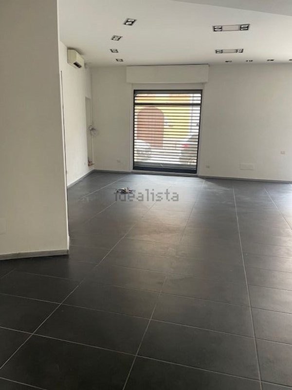 locale commerciale in affitto a Quartu Sant'Elena in zona Centro Storico