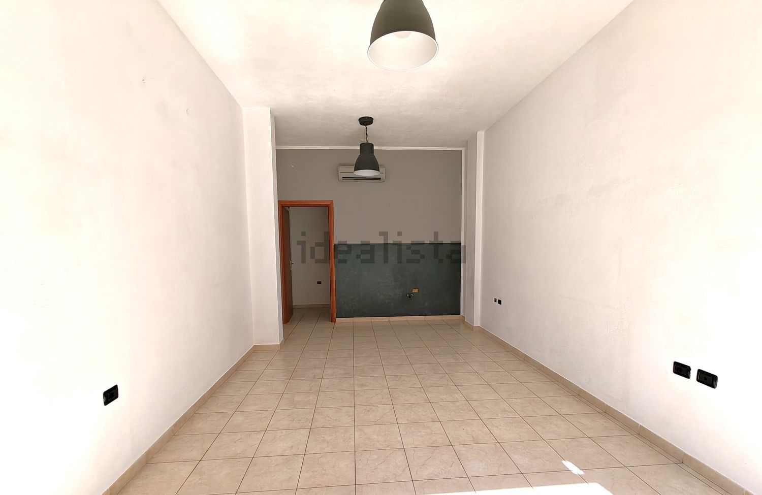 locale commerciale in affitto a Quartu Sant'Elena