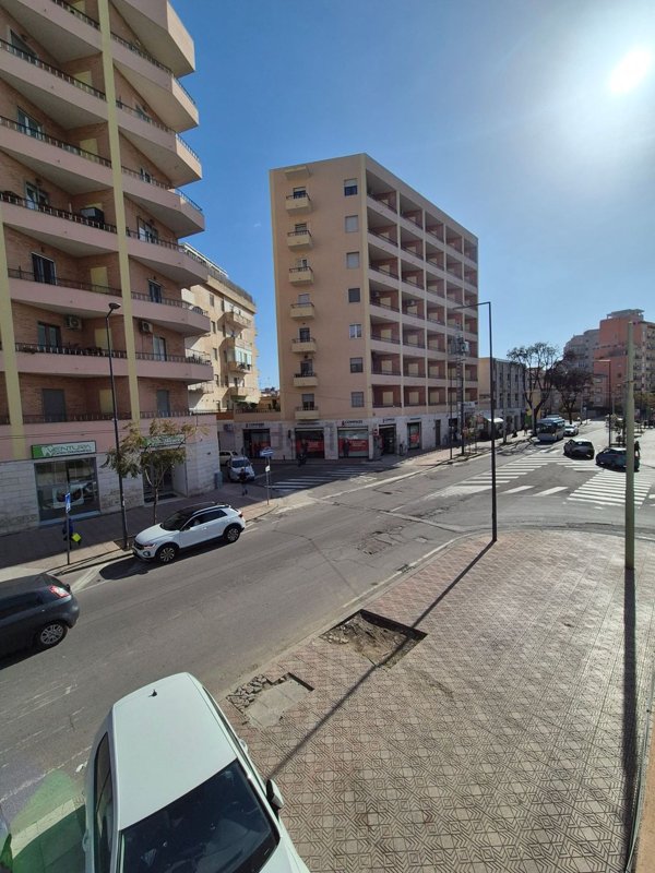 ufficio in affitto a Quartu Sant'Elena in zona Centro Storico