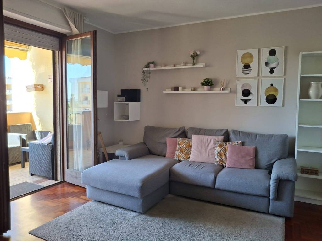 appartamento in affitto a Quartu Sant'Elena in zona Quartello