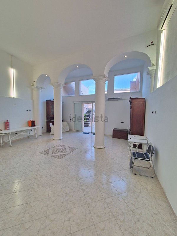 ufficio in affitto a Quartu Sant'Elena in zona Centro Storico