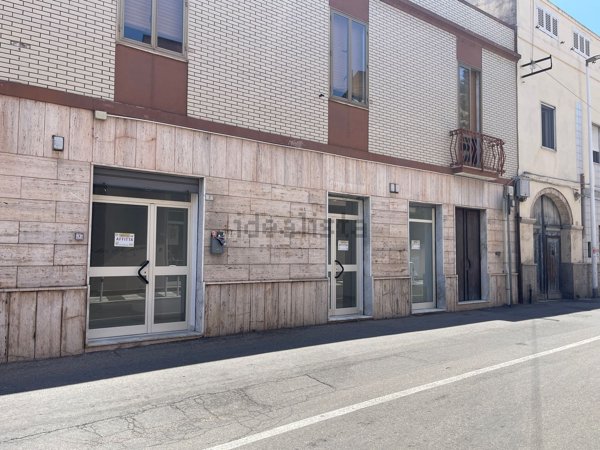 locale commerciale in affitto a Quartu Sant'Elena in zona Centro Storico