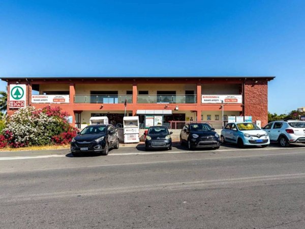 negozio in affitto a Quartu Sant'Elena in zona Foxi