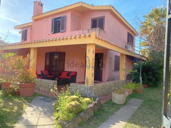 casa indipendente in affitto a Quartu Sant'Elena in zona Capitana