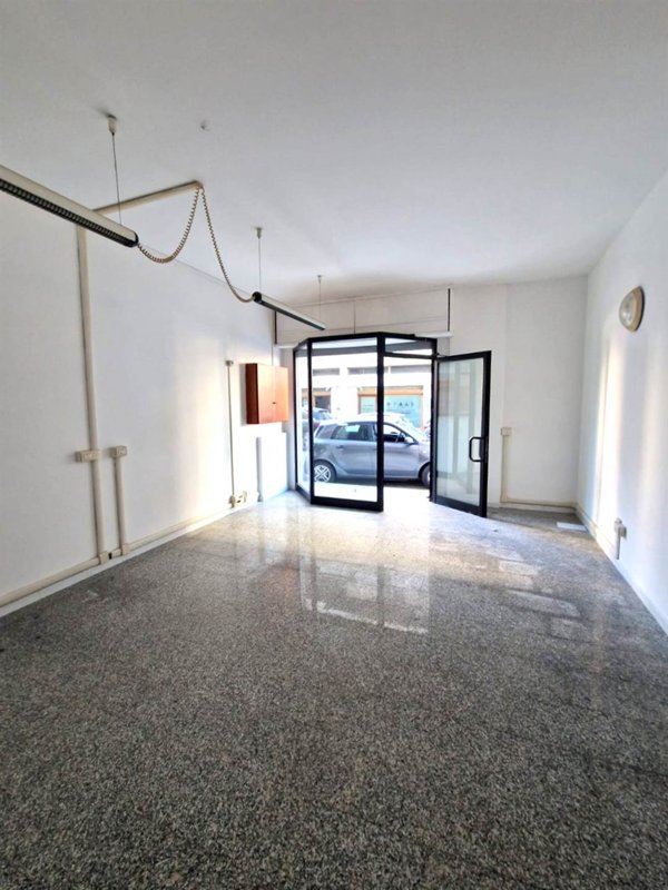 negozio in affitto a Quartu Sant'Elena
