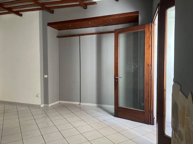 locale commerciale in affitto a Quartu Sant'Elena